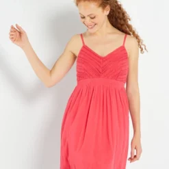 Robe En Crépon Avec Crochet